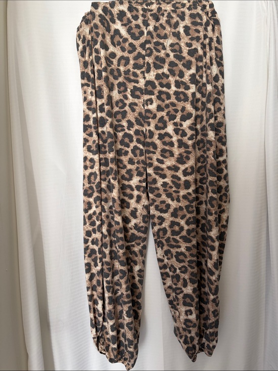 Zenana Outfitters Pants - Zenana Leopard Print Harem Pants - Brown Animal Print NWOT